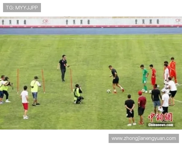 中园足球明星风采展示与成就回顾全景解析