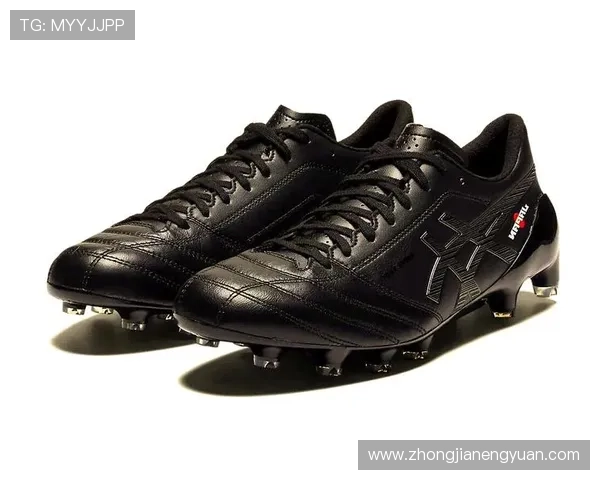 中场足球明星们的足球鞋选择与性能分析揭秘