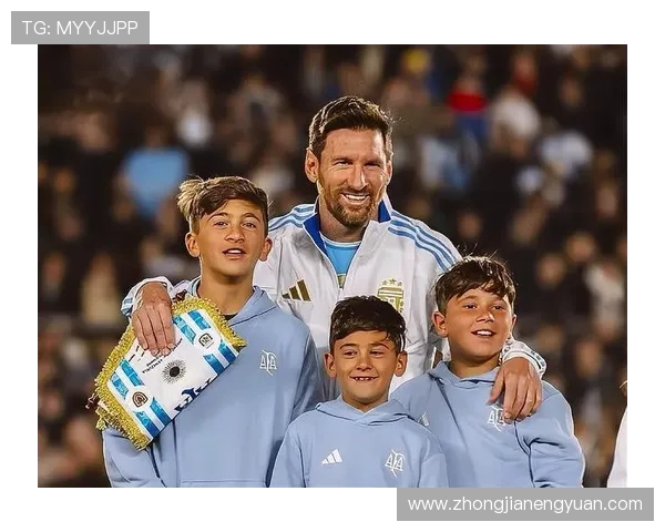 足球明星泪洒赛场瞬间集锦感人时刻回顾与情感共鸣